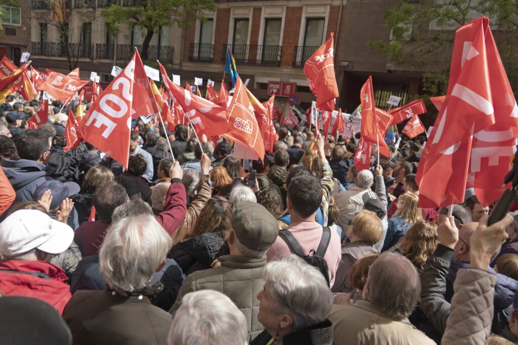 Concentración en apoyo de Pedro Sánchez frente a la sede del PSOE de Madrid. 27 de abril de 2024 - Nemo